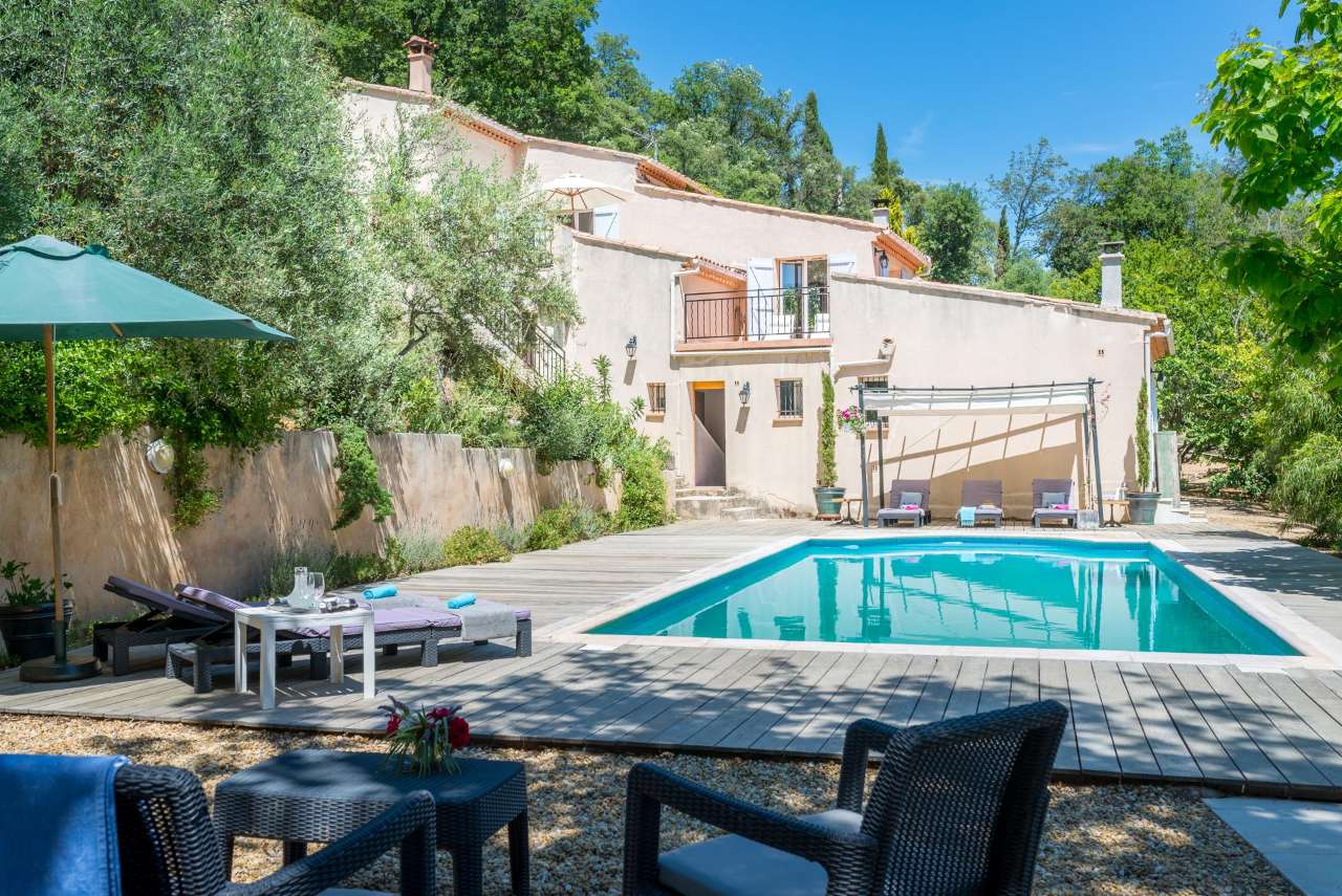 Villa Les Hautes Roches in Cote d'Azur - Vintage Travel